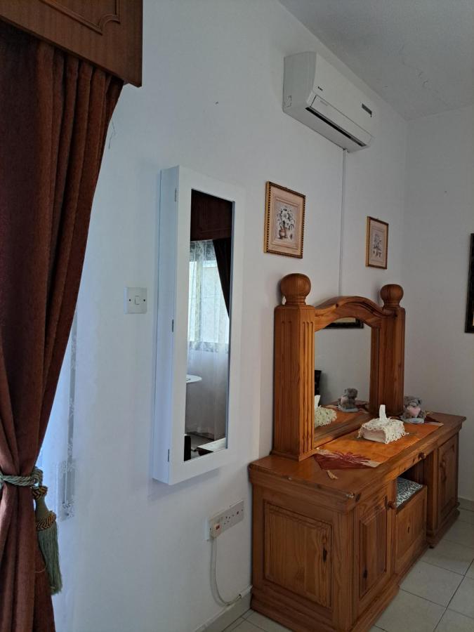 Shared Top 1St Floor Villa Limassol Exterior foto
